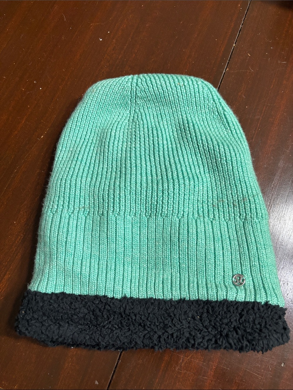 Lululemon Teal Green Knit Beanie with Black Sherpa Trim